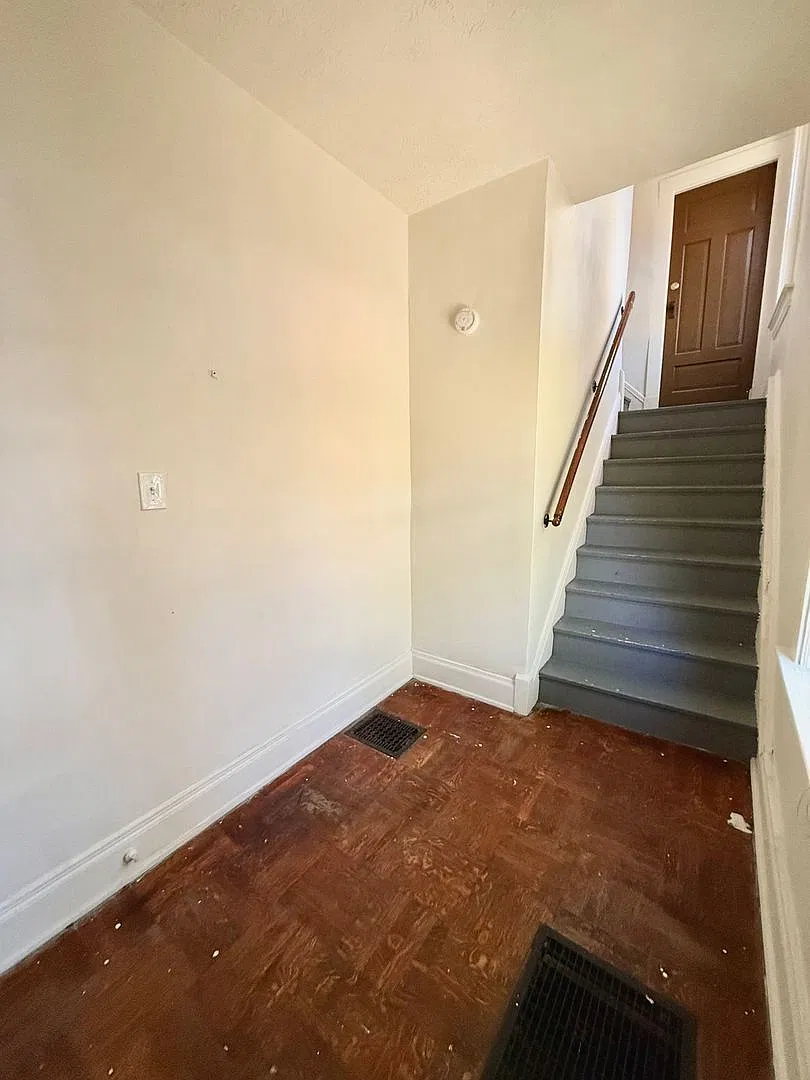 4 bed, 1.0 bath, $1,750 — Photo 2