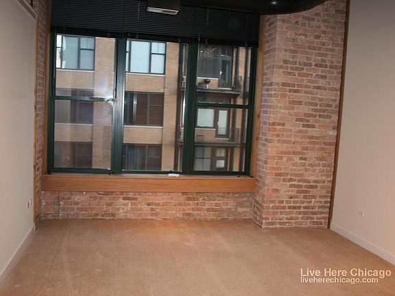 5th image of 701 W Jackson Blvd APT 403C