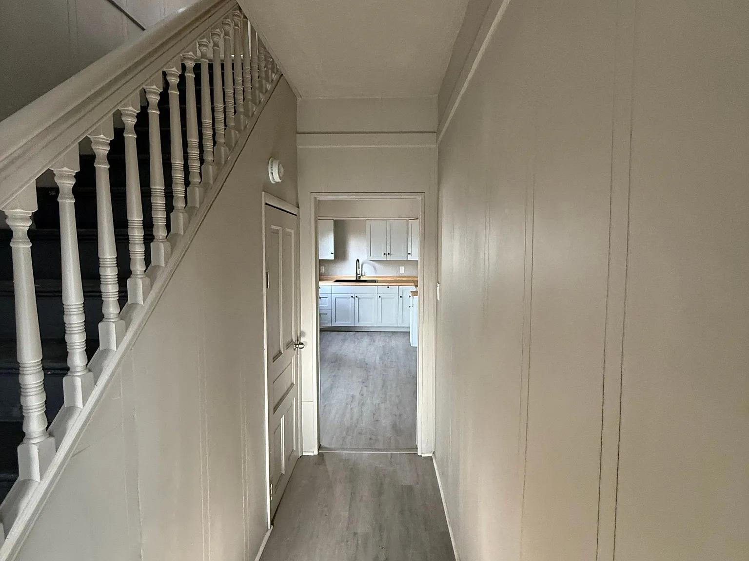 3 bed, 1.0 bath, 1300 sqft, $1,400 — Photo 3