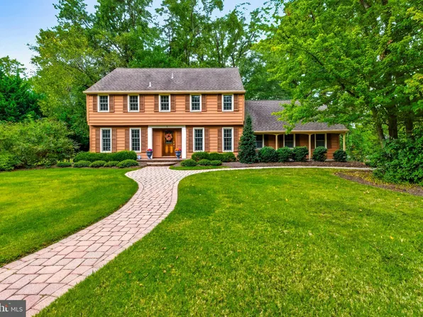1 Pawtucket Dr, Cherry Hill, NJ 08003