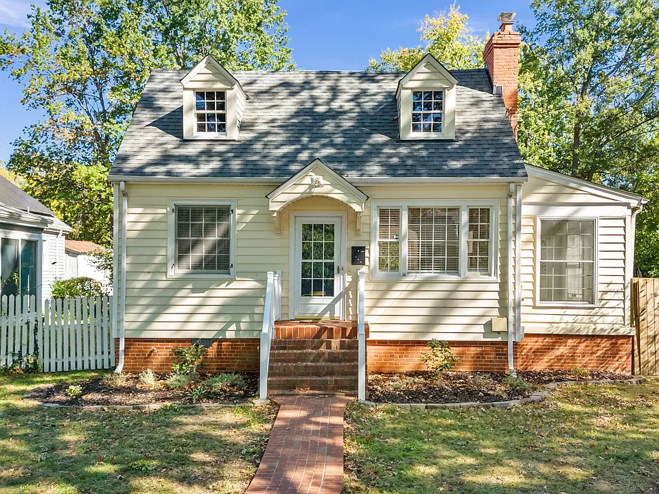 403 W 29th St