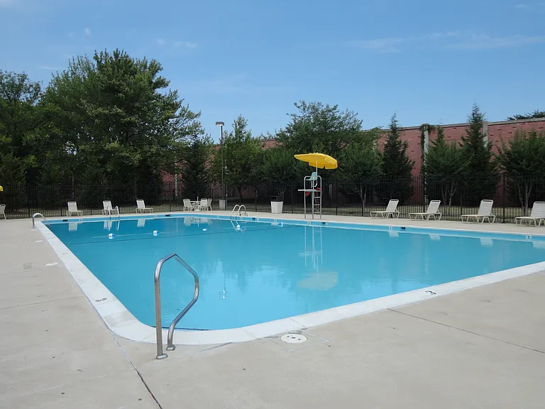 Courts of Camp Springs — Photo 14