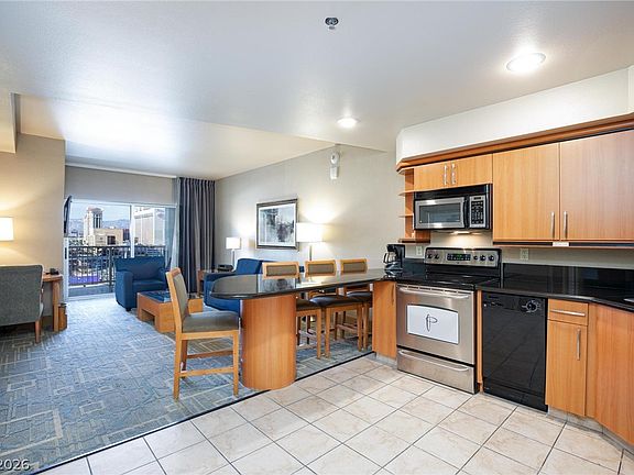 3rd image of 211 E Flamingo Rd #1003