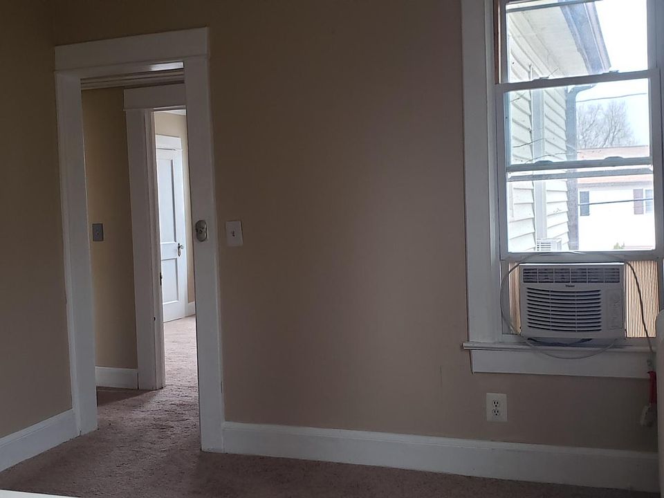1st image of 405 E Raymond Ave APT 3