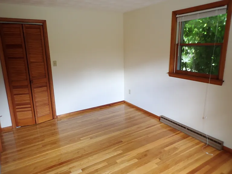 131 Jarvis Cir — Photo 15