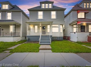 2493 Fischer St, Detroit, MI 48214
