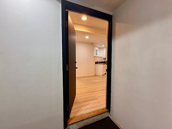 3rd image of 1305 Lyon St APT 1