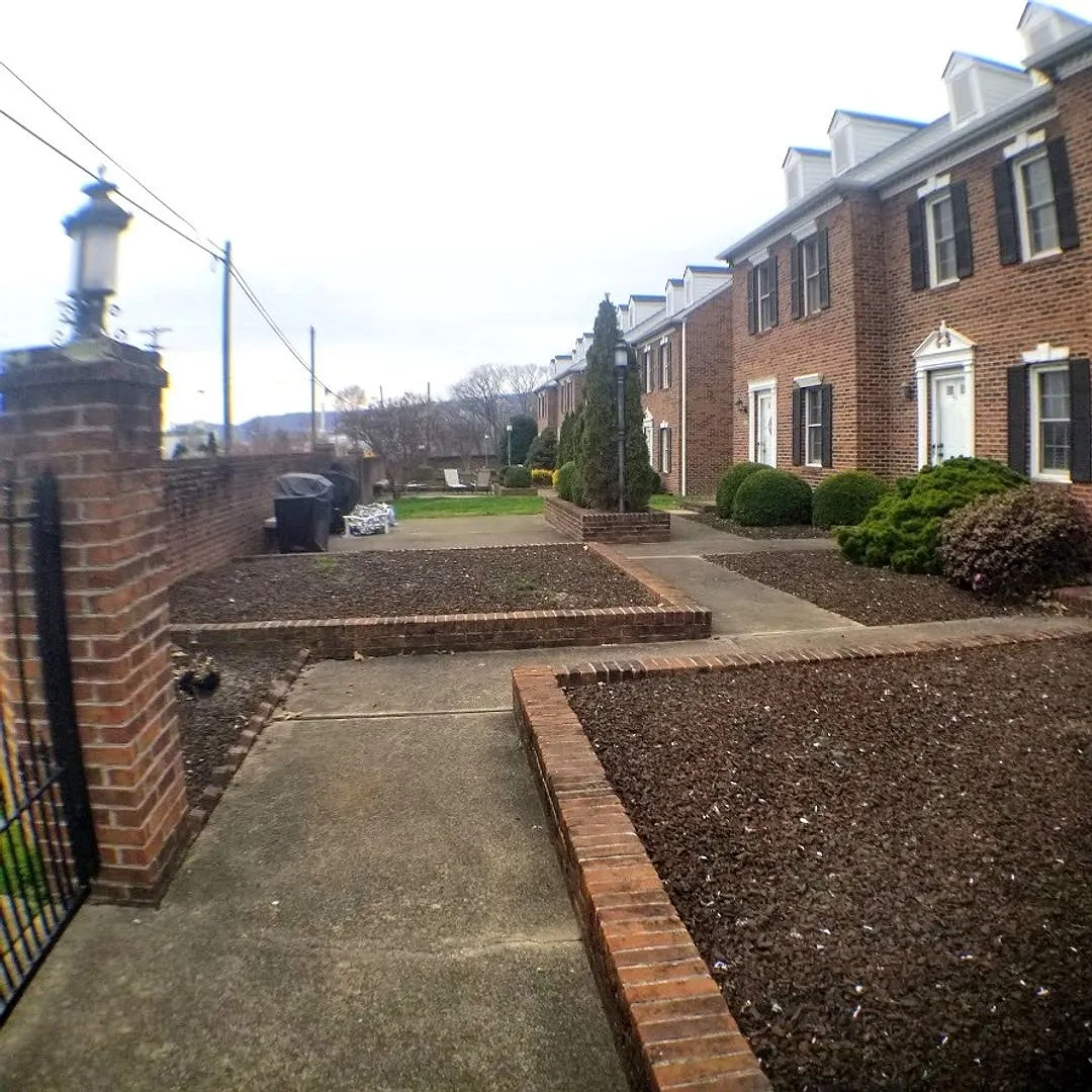 1018 Konnarock Rd, Kingsport, TN — Photo 3