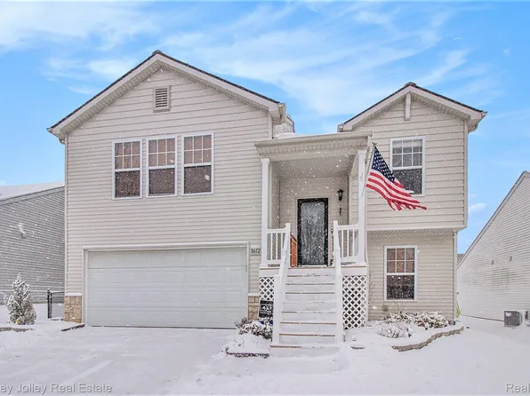 8612 Kalamazoo River Dr, Fowlerville, MI 48836