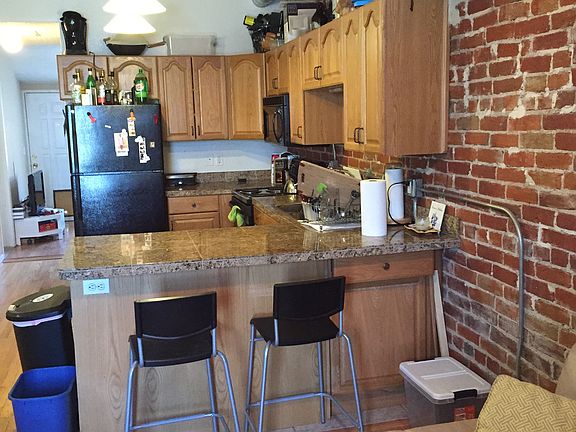 3rd image of 269 Galapago St
