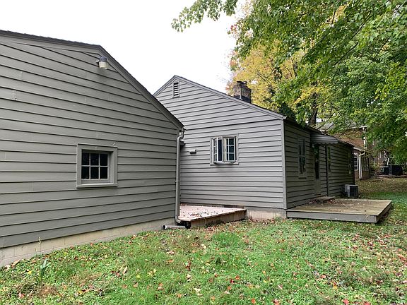 3rd image of 2851 Howell Dr