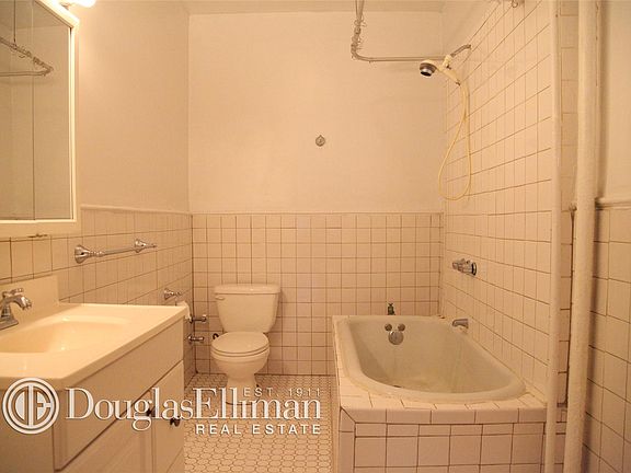 5th image of 327 W 57th St APT 5R