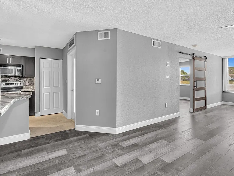 2820 Oakland Forest Dr #107 — Photo 15