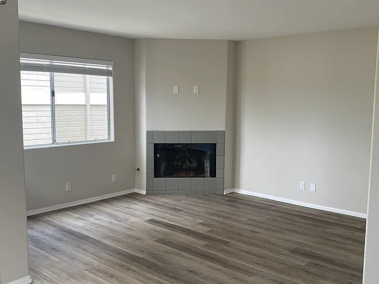 Large Living Room with Gas Fireplace