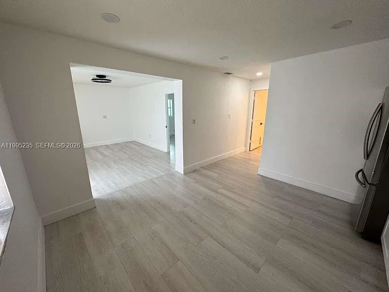 230 E 56th St — Photo 20