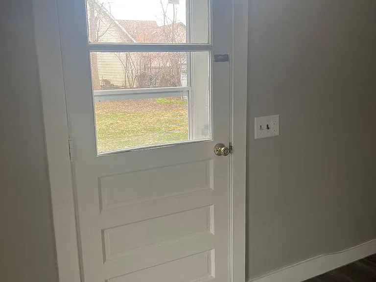 413 Green St — Photo 11