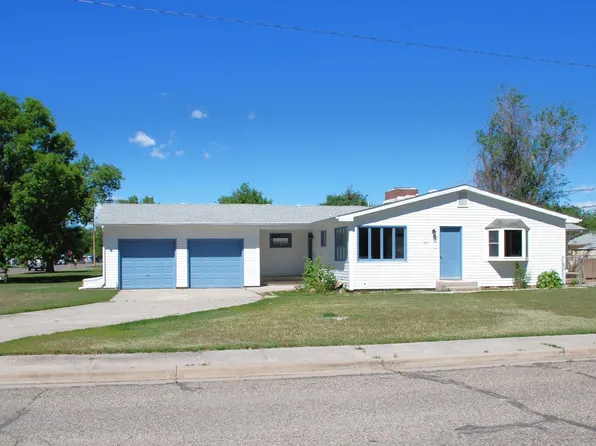 821 Obie Sue Ave, Worland, WY 82401
