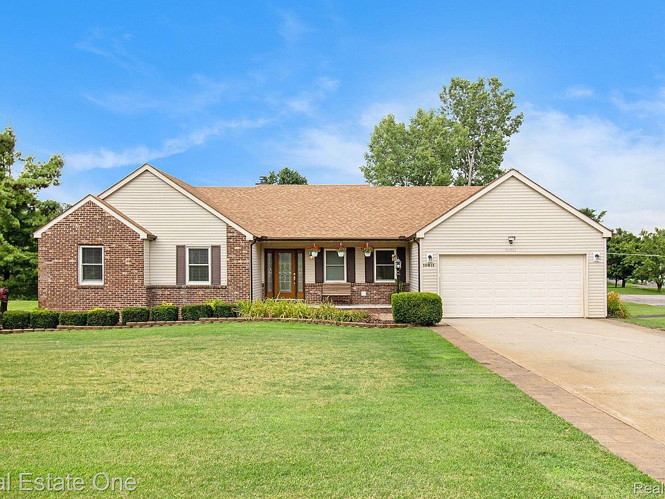 1st image of 10811 Blue Heron Dr