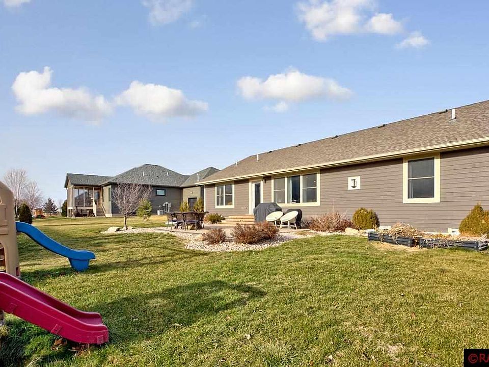 1933 Lexington Ln, North Mankato, MN 56003 | Zillow