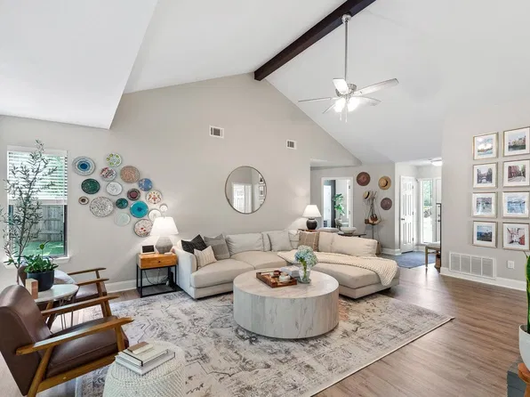 112 Meadow Woods Ln, Niceville, FL 32578