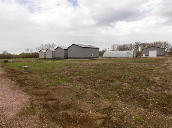 Bbb S Church Ave, Hills, MN 56138