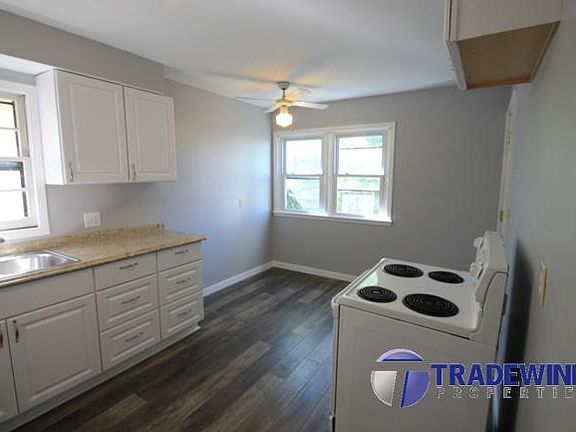 2nd image of 620 Hawthorne Ave E #1