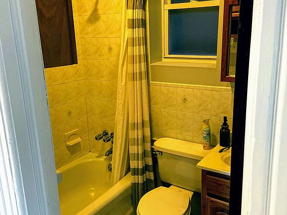 5th image of 3242 35th St #2