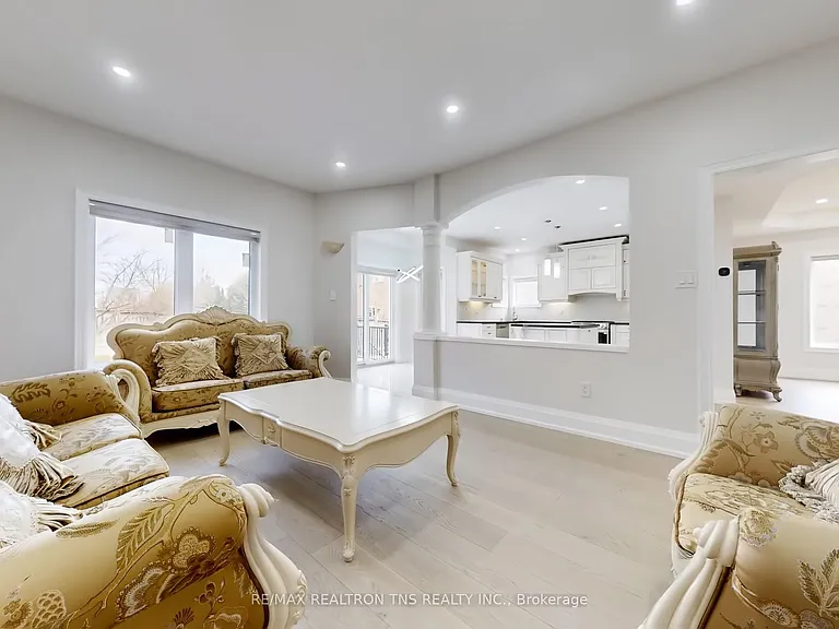 77 Frank Endean Rd — Photo 4