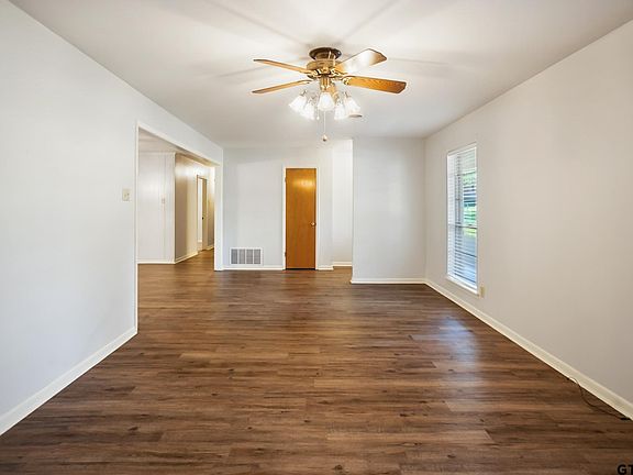 3rd image of 108 Glenwood Dr