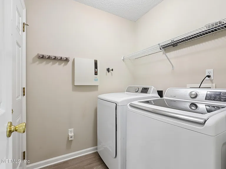 11242 Panther Creek Pkwy — Photo 35