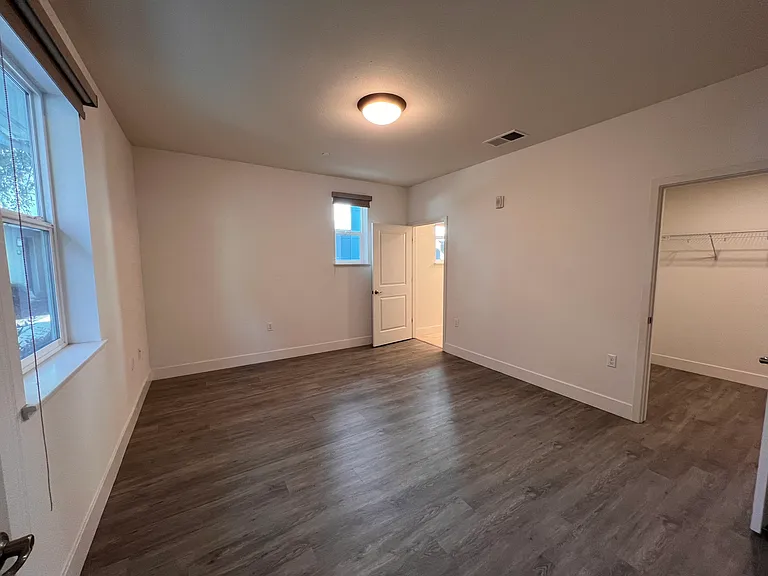 317 Baja Rose St — Photo 7