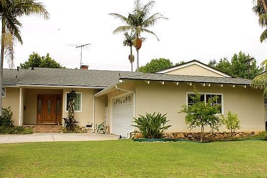 3rd image of 3211 S Bentley Ave