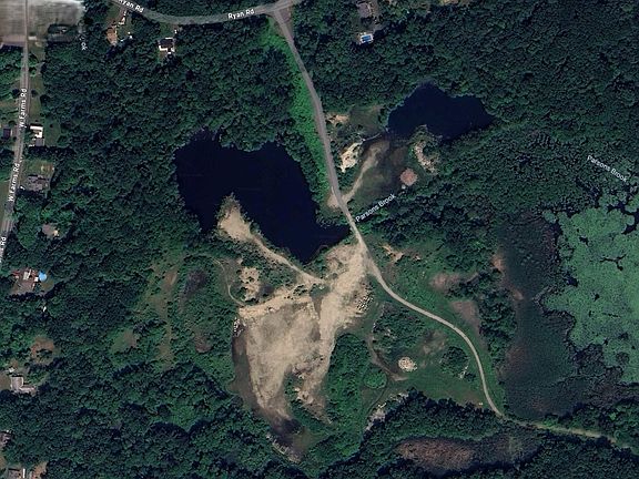 3rd image of 1010 Ryan Rd
