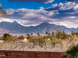 1011 W Belltower Dr, Green Valley, AZ 85614