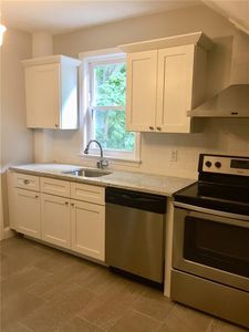 195 Howell St, Providence, RI, 02906