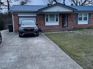 1608 Grandview Dr, Fayetteville, NC 28314