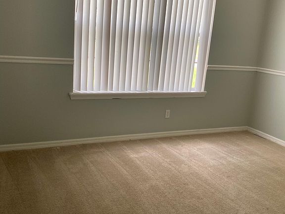 4th image of 1726 Crowned Ave