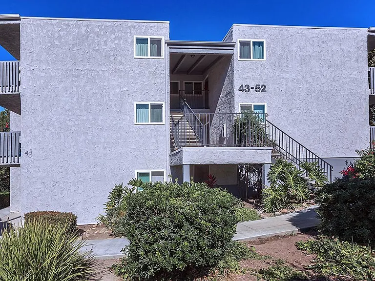 Grossmont Bluffs — Photo 11