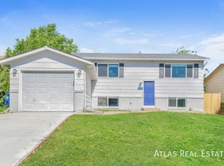 4340 College View Dr, Colorado Springs, CO 80906