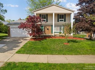 2255 Steeplechase Dr, Ann Arbor, MI 48103