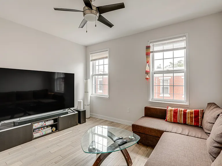 1322 S Mole St — Photo 14