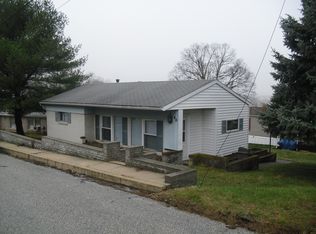 85 E 3rd St, Yoe, PA 17313