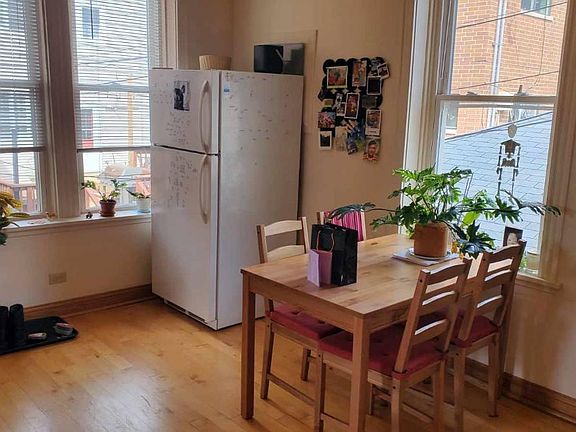 4th image of 3149 N Lawndale Ave #1