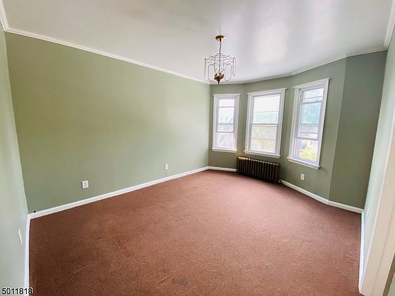 3rd image of 91 Evergreen Ave