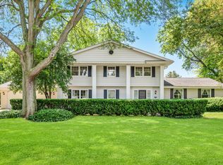 18535 Elm Terrace Dr, Brookfield, WI 53045