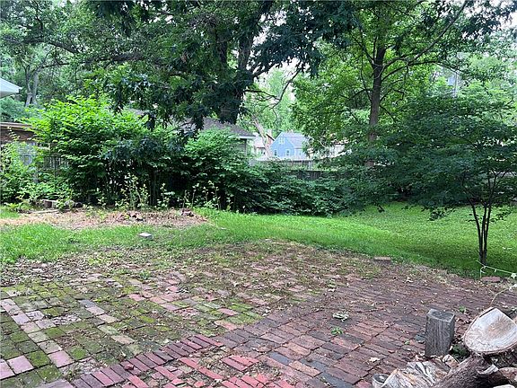 5th image of 1328 W Riverview Ave