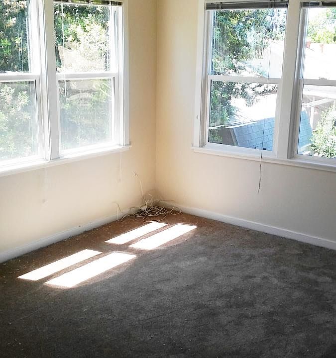 1st image of 376 Leigh Ave APT 3