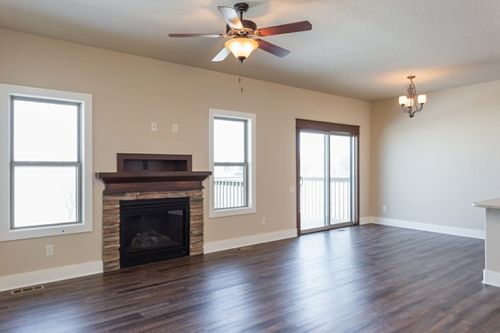 4th image of 477 NW Autumn Crest Dr
