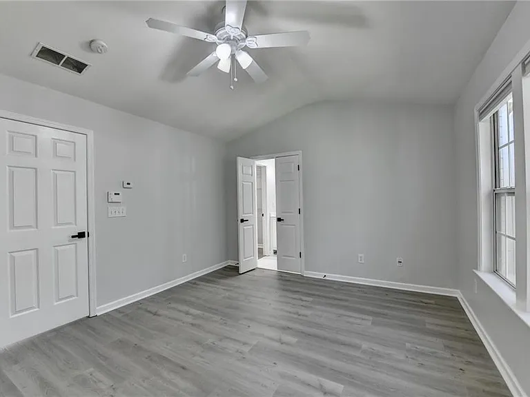 3977 Howell Park Rd — Photo 17