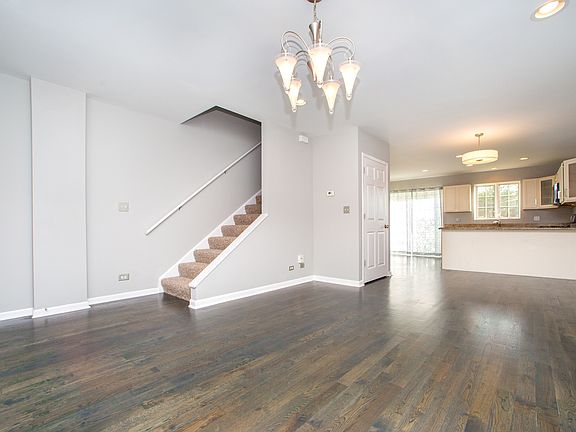 3rd image of 4653 S Lawler Ave